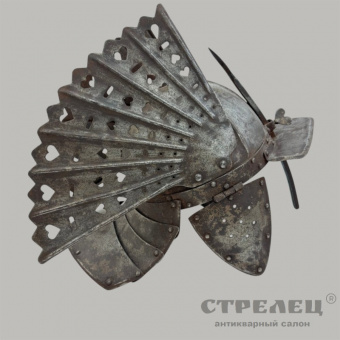 фото — шлем польский гусарский с крыльями, кон. 19 - нач. 20 в.